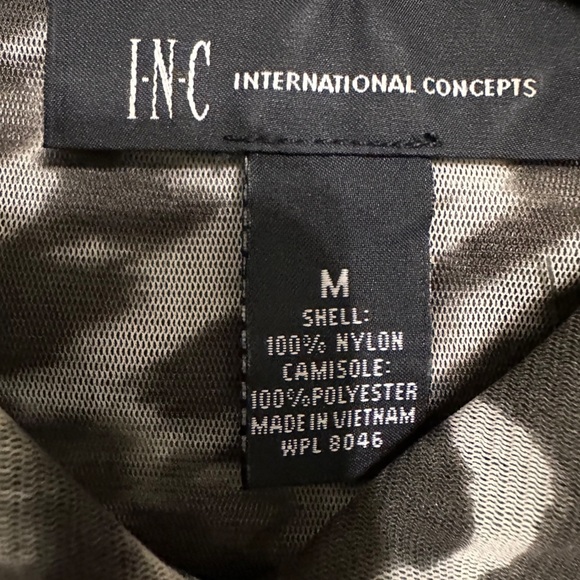 🛍️I-N-C half button shirt with roll up sleeve Size M - Picture 8 of 9